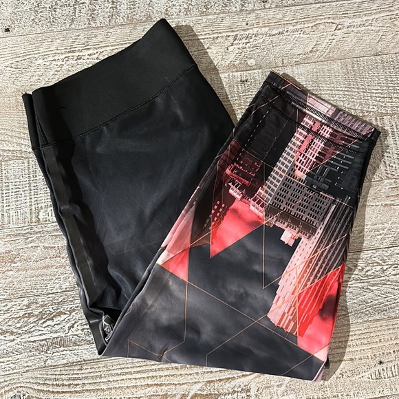 ADIDAS Size XL Womens Ultimate Fit 3/4 City Tight Excellent Cond - Picture 10 of 10